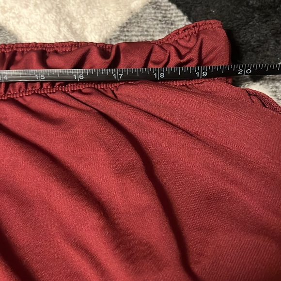 Nike Gym Shorts. Maroon size 2X with pockets! - Picture 9 of 9